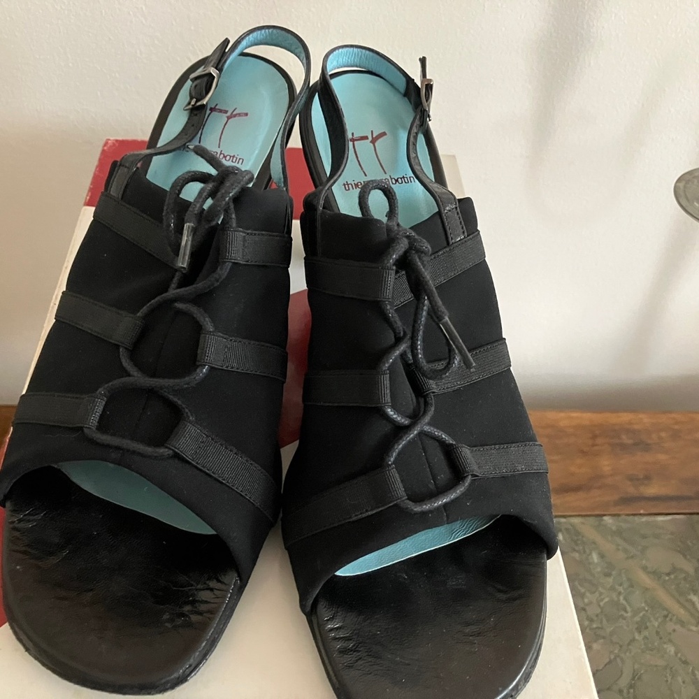 Thierry Rabotin black elegant sandals